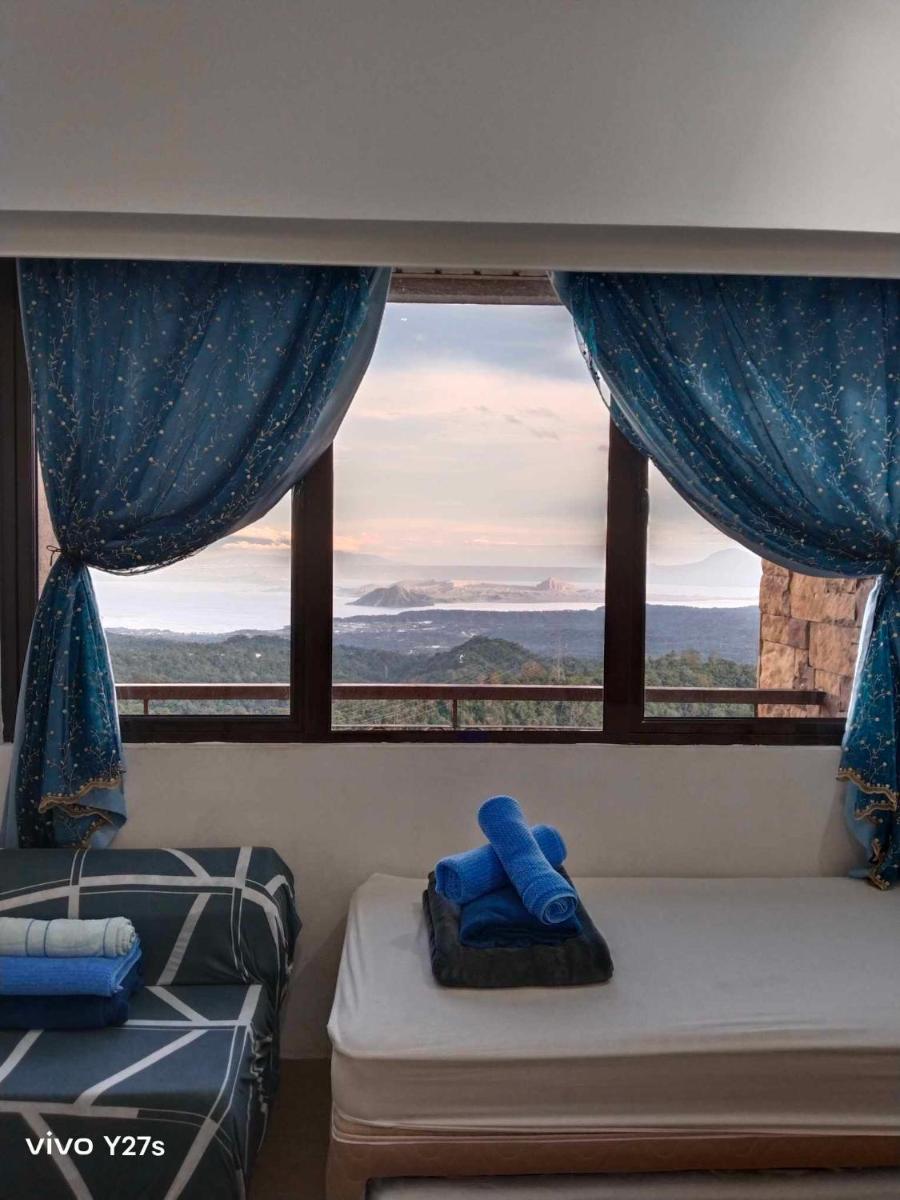 Splendido Tagagtay Taal Lake Staycation Free Parking Netflix - Housity