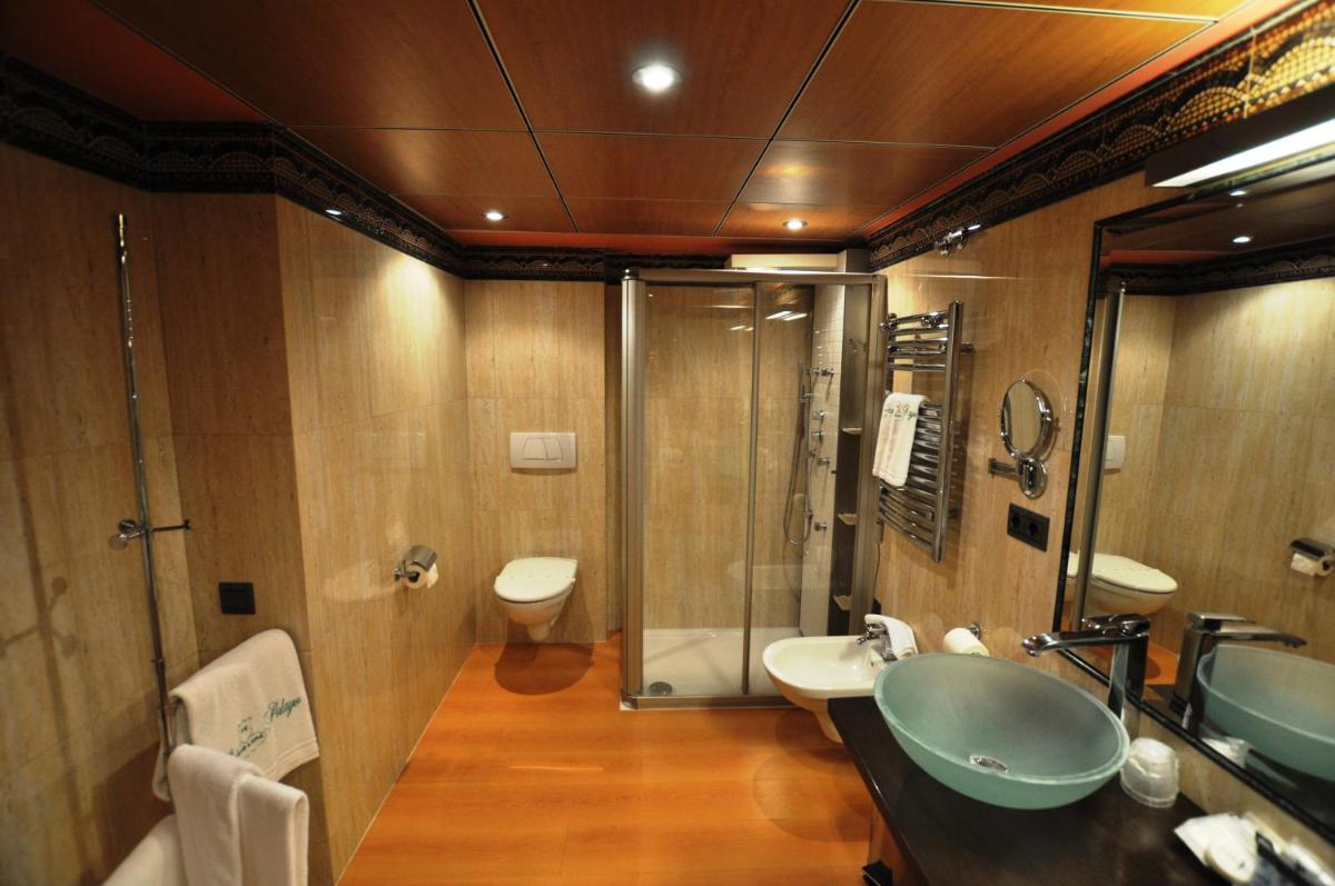 Un baño de Gran Hotel Liber & Spa Playa Golf