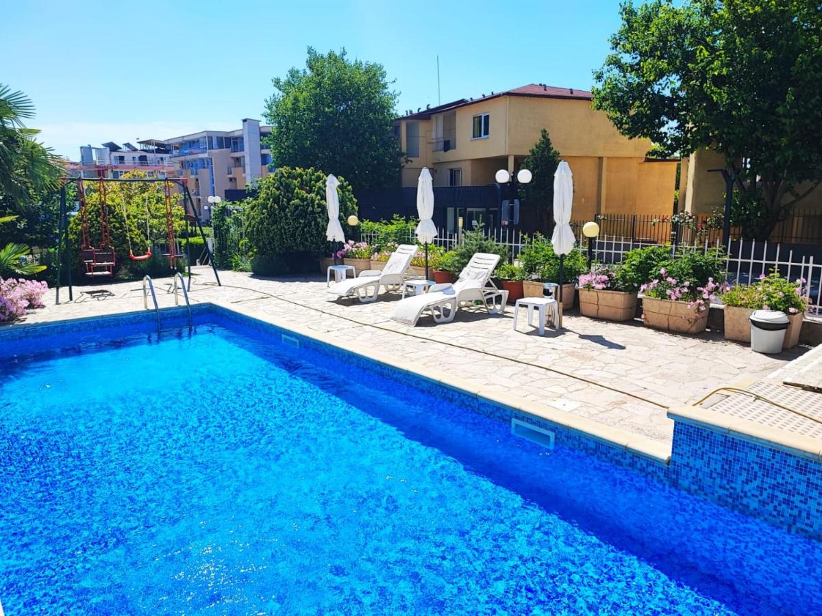 Dom-El Real Apartments in Sea View Complex - Housity