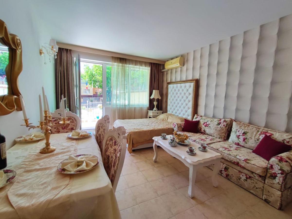 Dom-El Real Apartments in Sea View Complex - Housity
