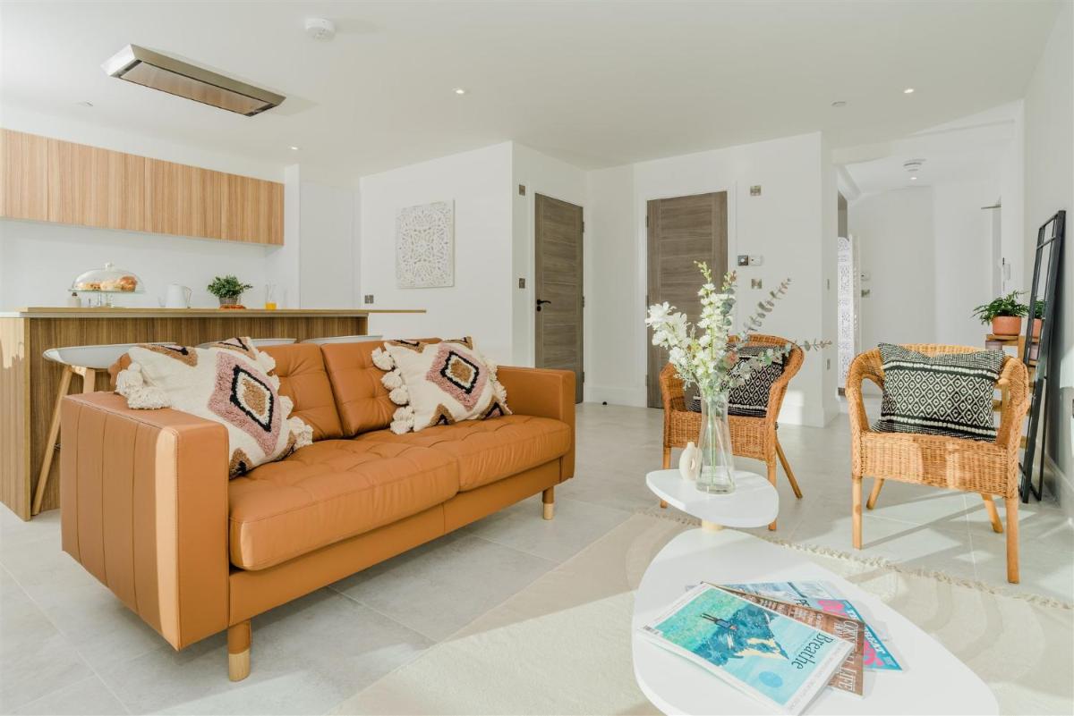 7 Cliff Edge - Housity