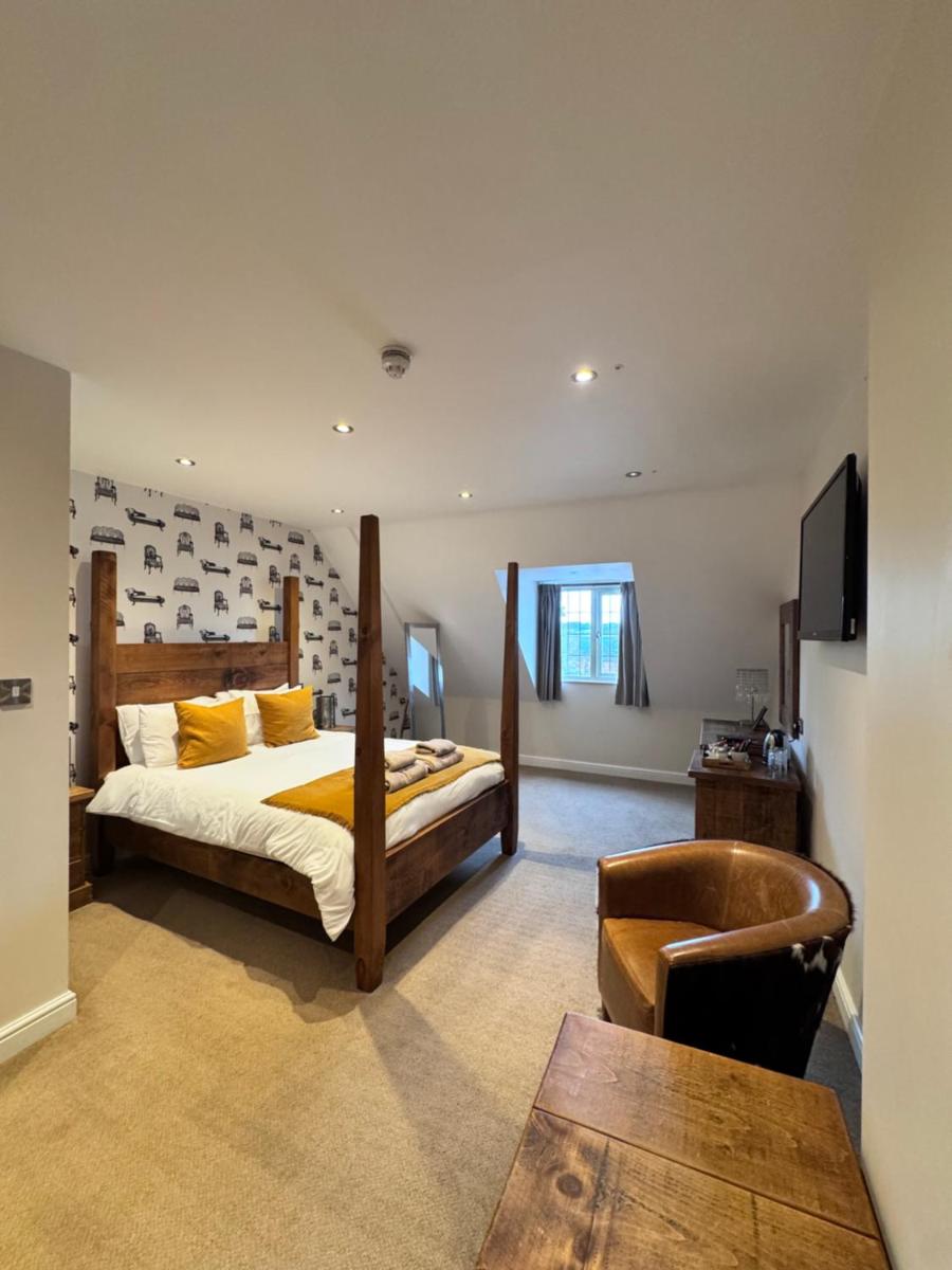 The White Hart Inn - Housity