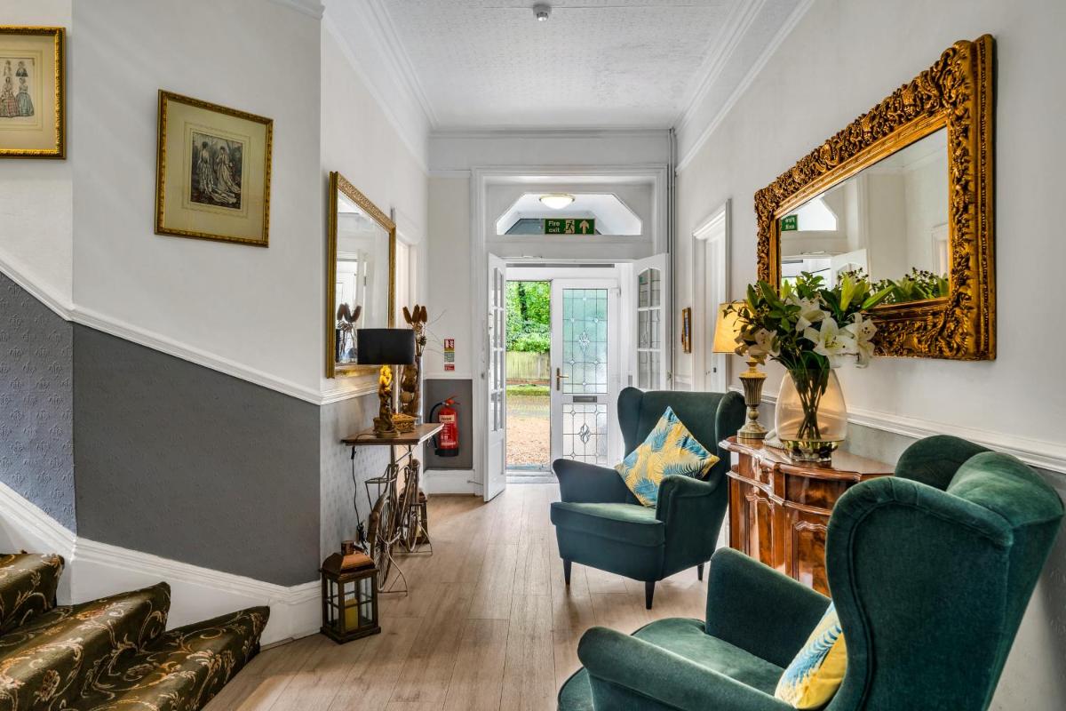 Dial House Hotel - Housity