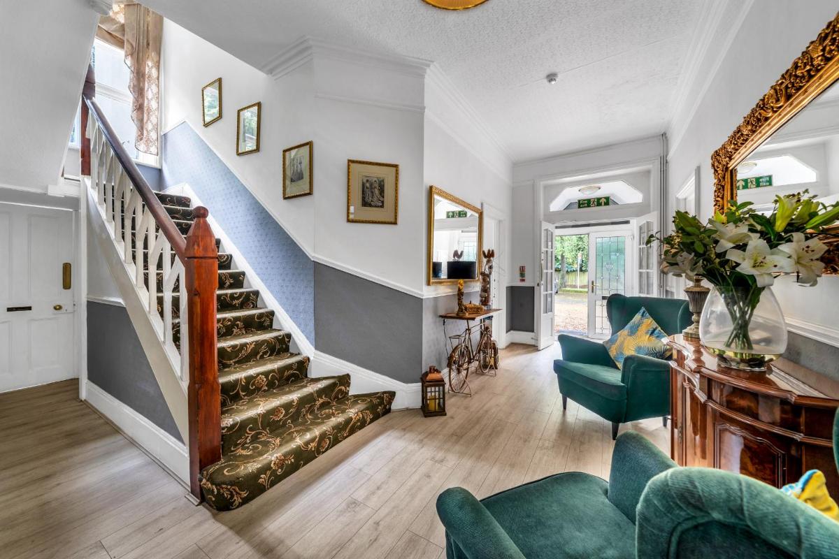 Dial House Hotel - Housity