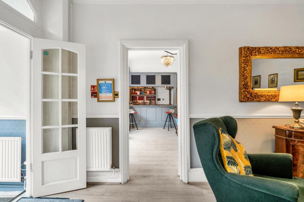 Dial House Hotel - Housity