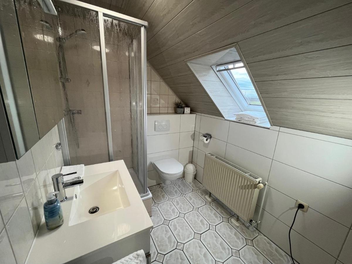 Altes Gasthaus Leuna Pension - Housity