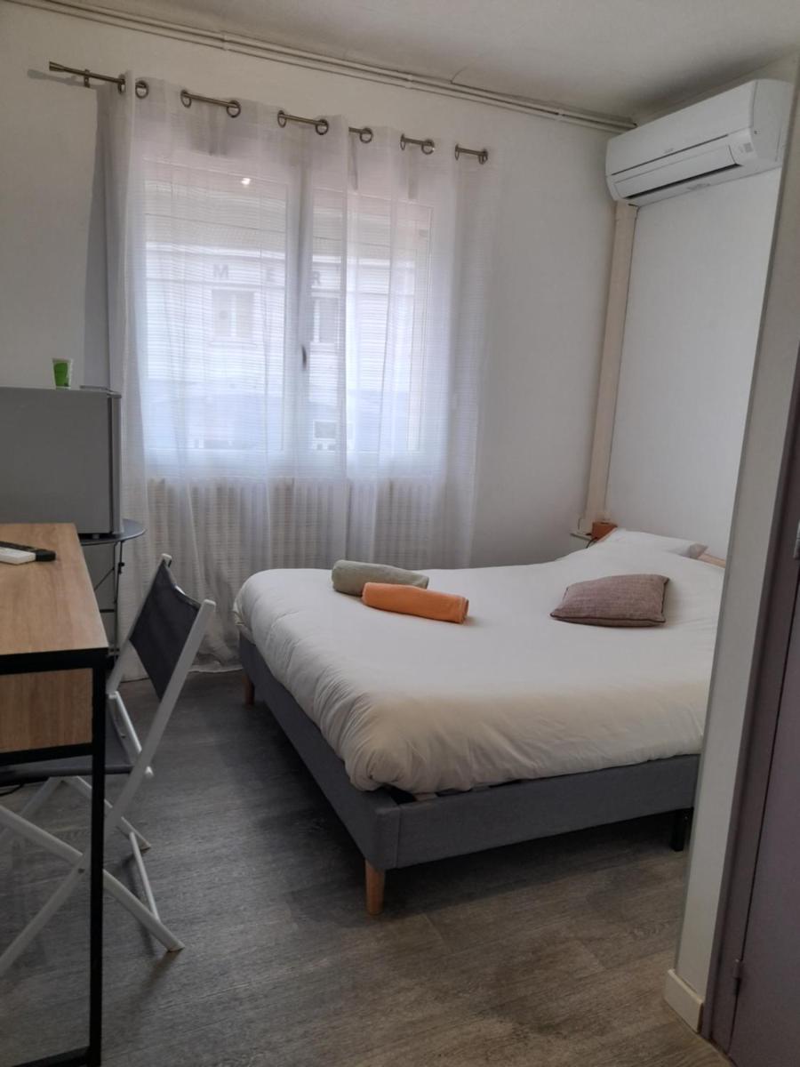 Hotel Restaurant Calypso, à 10 m de la plage - Housity