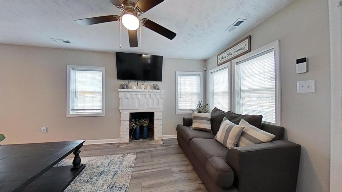 Brick Beauty Fayetteville 3 bedroom Mins from Downtown - Housity