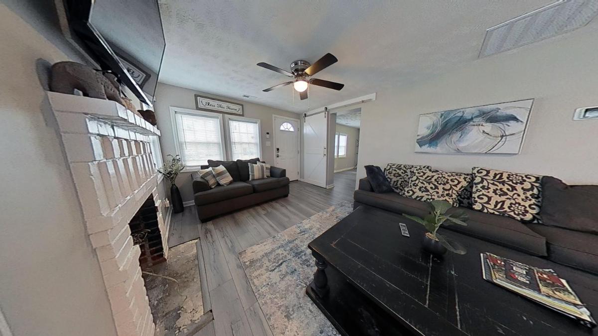 Brick Beauty Fayetteville 3 bedroom Mins from Downtown - Housity