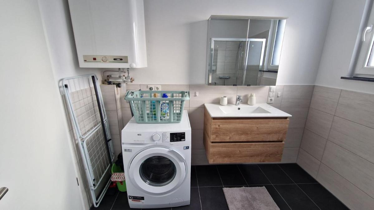 Modern Living Apartment with Sunset Terrace - Lift - Smart TV - XXL Terrasse - Housity