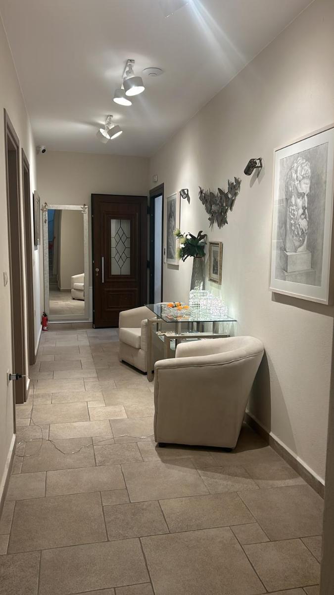Yulia Luxury Apartments - Hizvo