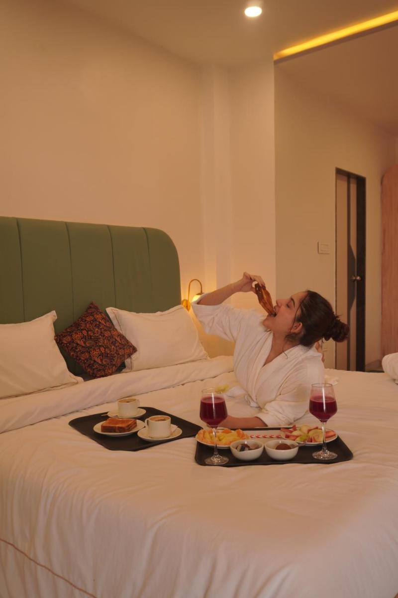 The Lavish Stay - Housity
