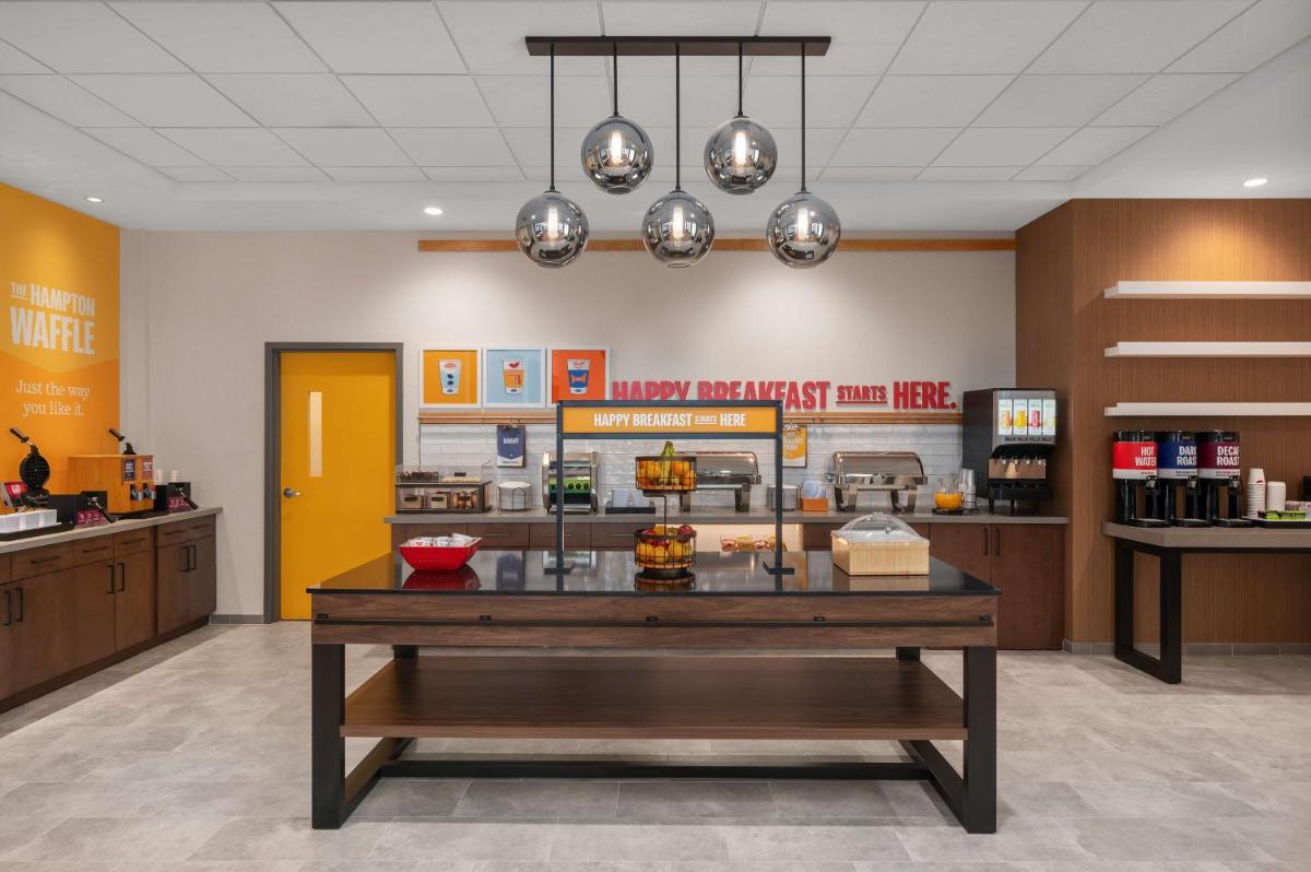 Hampton Inn & Suites by Hilton Pittsboro - Housity