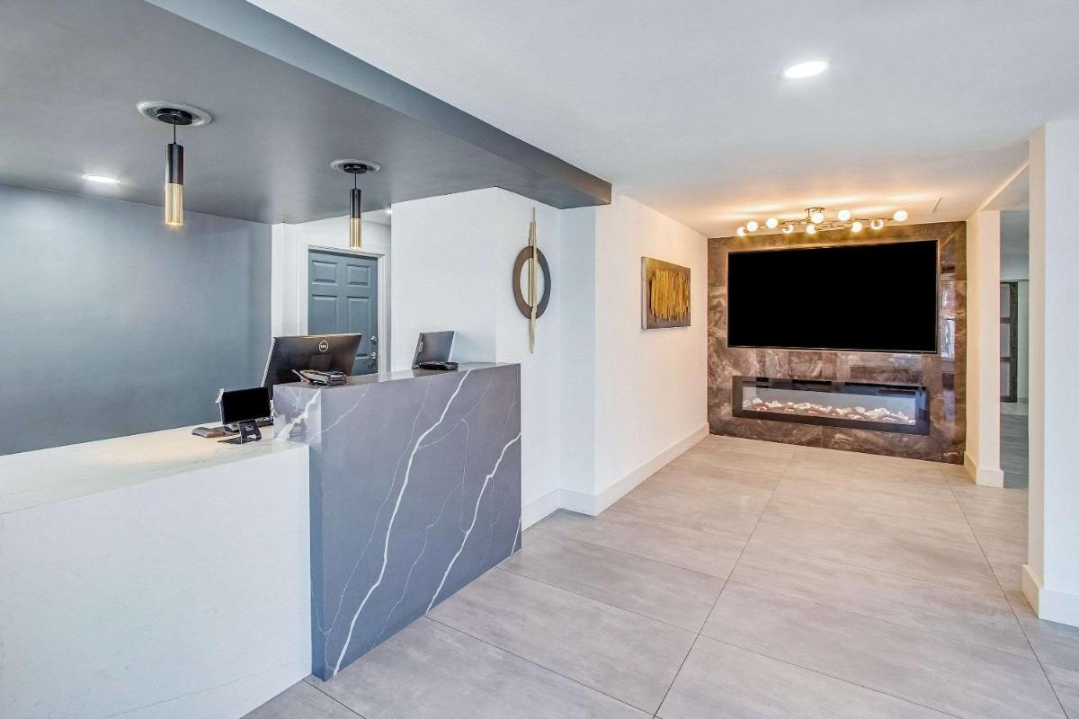 MainStay Suites Columbia Harbison - Housity