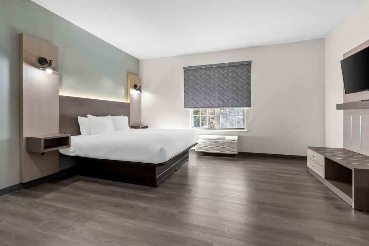 MainStay Suites Columbia Harbison - Housity
