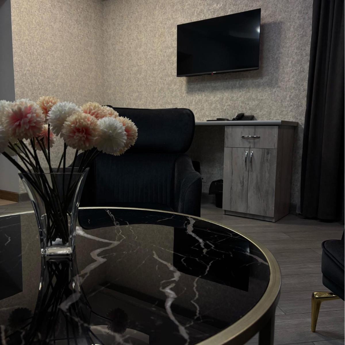 Aparan Hotel - Housity
