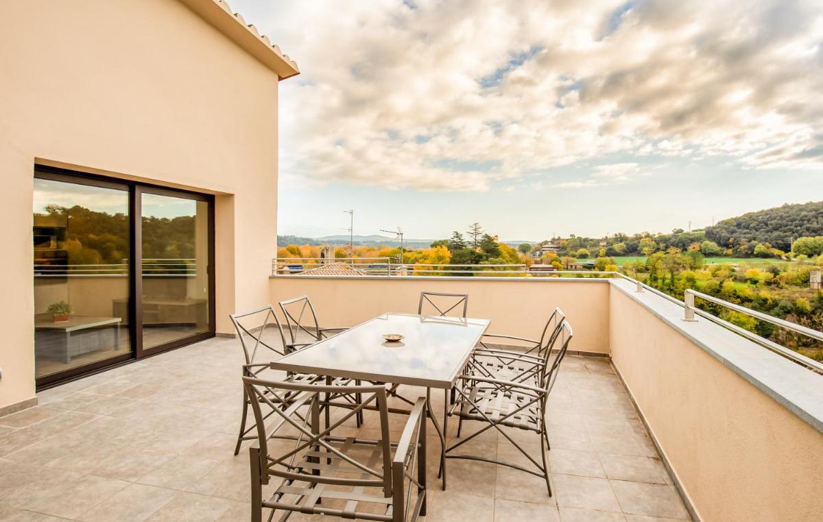 Can Cintet 3 - Apartamento con terraza en Besalú - Housity