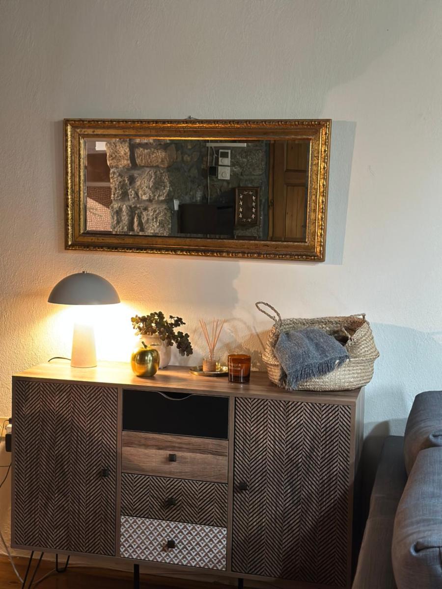 Urban River House - Housity