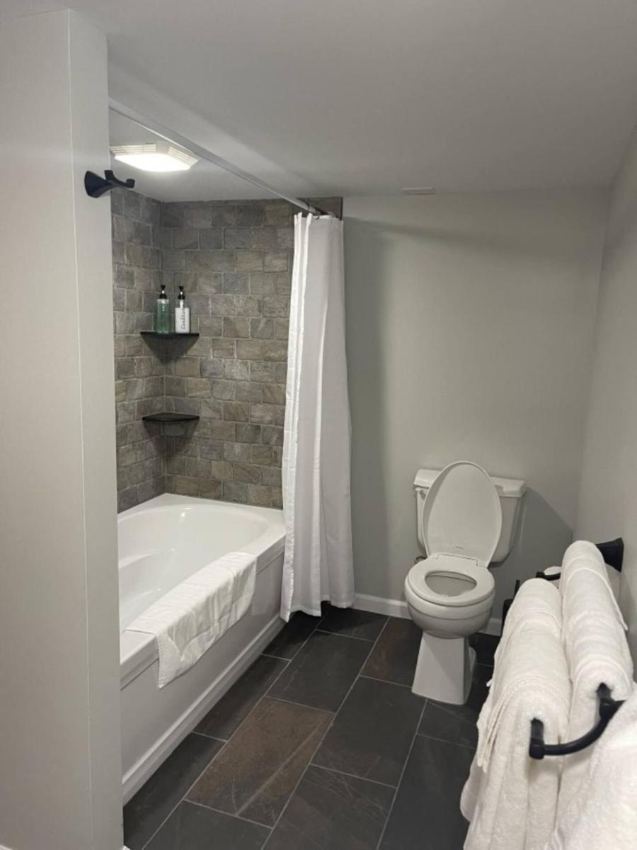 Stony Fork Inn - Housity