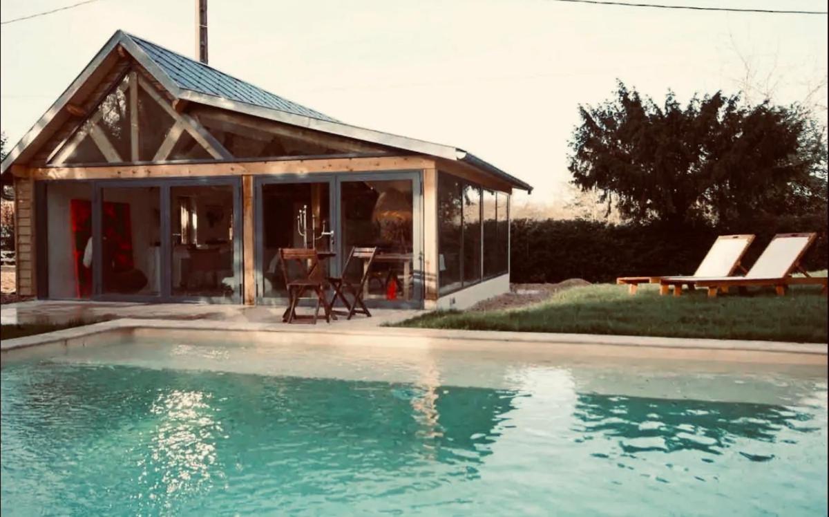 Cottage Normand avec sa grande piscine chauffée toute l année sur parc arboré et clos En plein coeur de la campagne adapté aux kids et Dog friendly - Housity