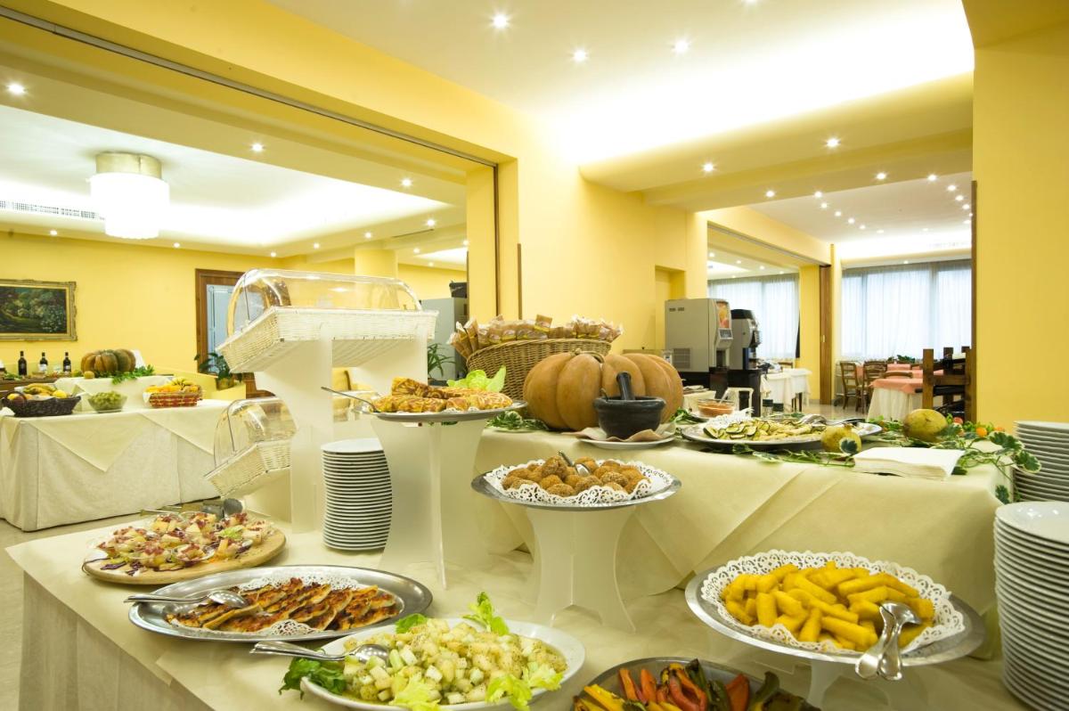 Hotel Villa Ricci &amp; Benessere - Housity