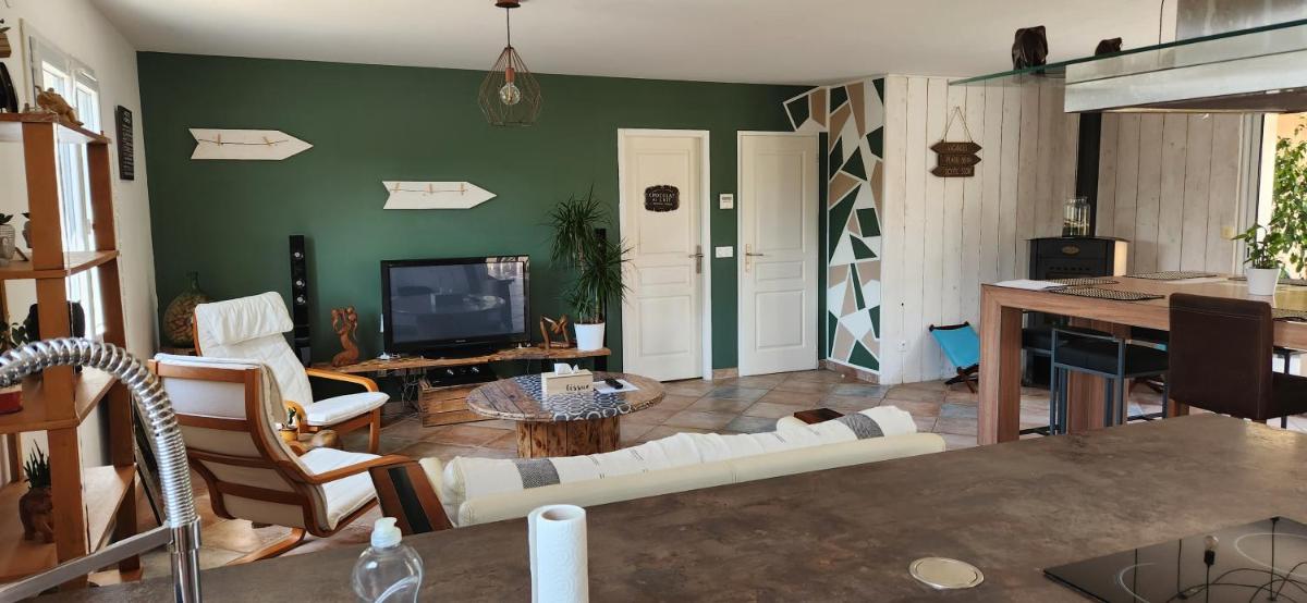 Villa familliale au calme sans vis à vis, Bbq, piscine privée, proche de la mer - Housity