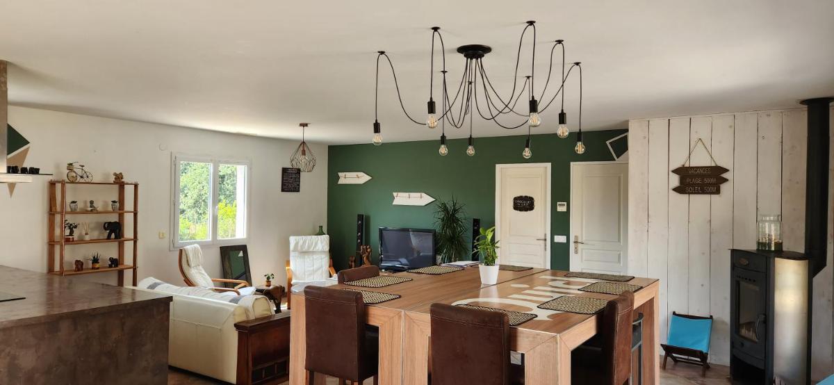 Villa familliale au calme sans vis à vis, Bbq, piscine privée, proche de la mer - Housity
