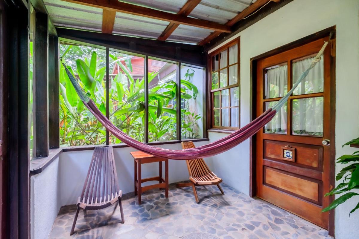 Sweet Songs Jungle Lodge - Housity