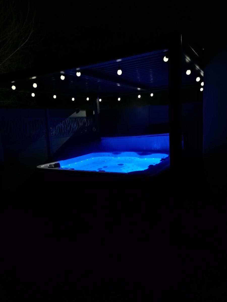 Gîte avec jacuzzi à 30min du Puy Du Fou - Housity