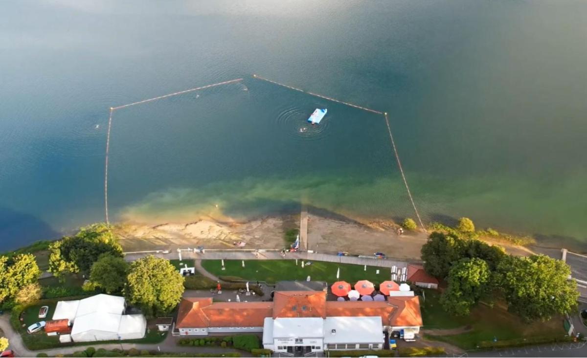Strandhaus Edersee - Kaminzimmer, Seeblick, Badestrand, Seeterrasse - Housity