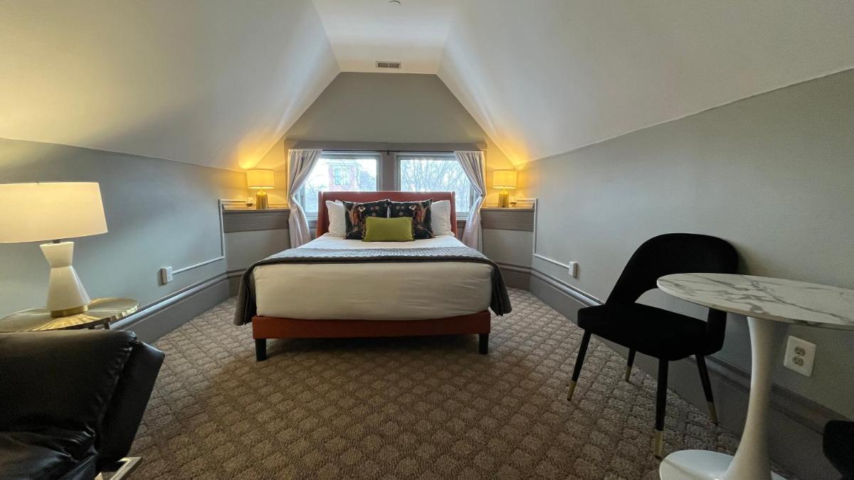 Stone Gables Inn - Housity