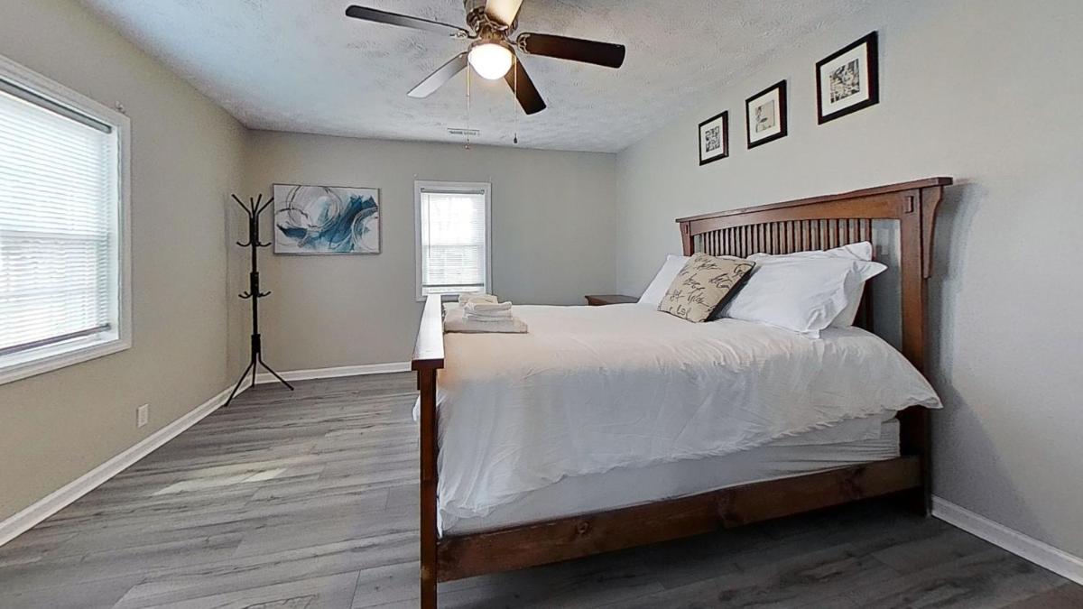 Brick Beauty Fayetteville 3 bedroom Mins from Downtown - Housity