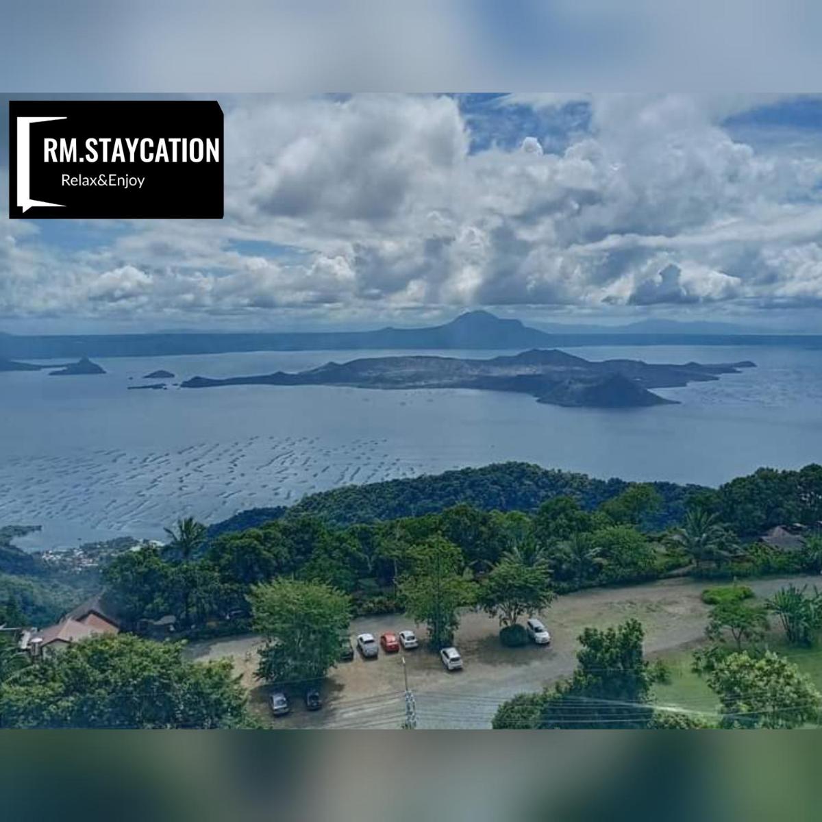 Rm Staycation Taal View SMDC - Housity