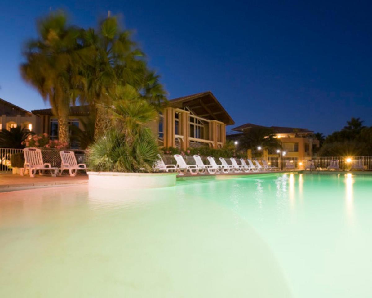 Piscine de l'établissement Mercure Thalasso & Spa Port Fréjus ou située à proximité