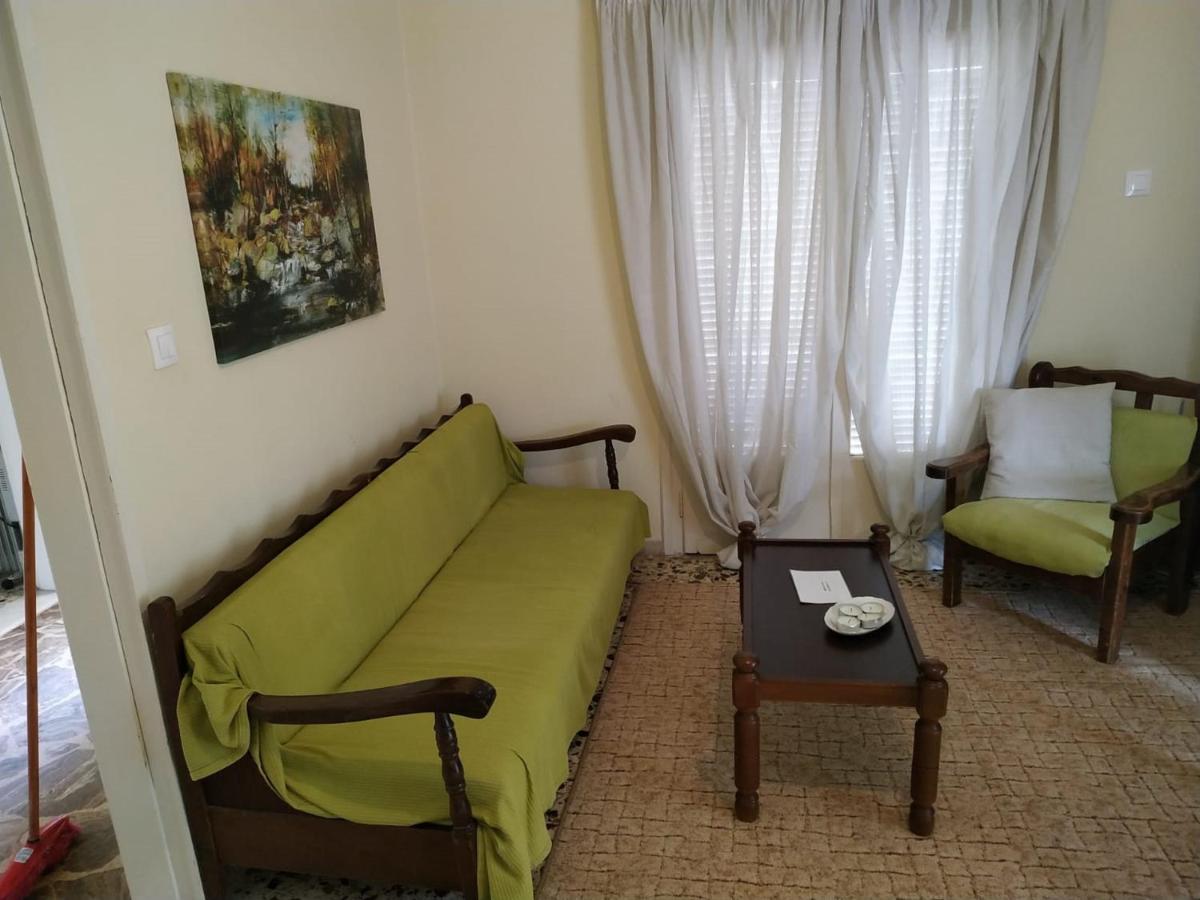 Vangelis House near Athens Airport - Housity