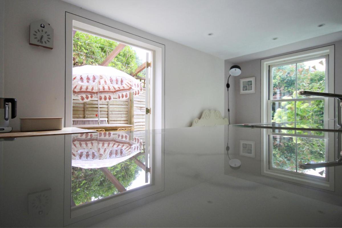 Designer's Town House - Housity
