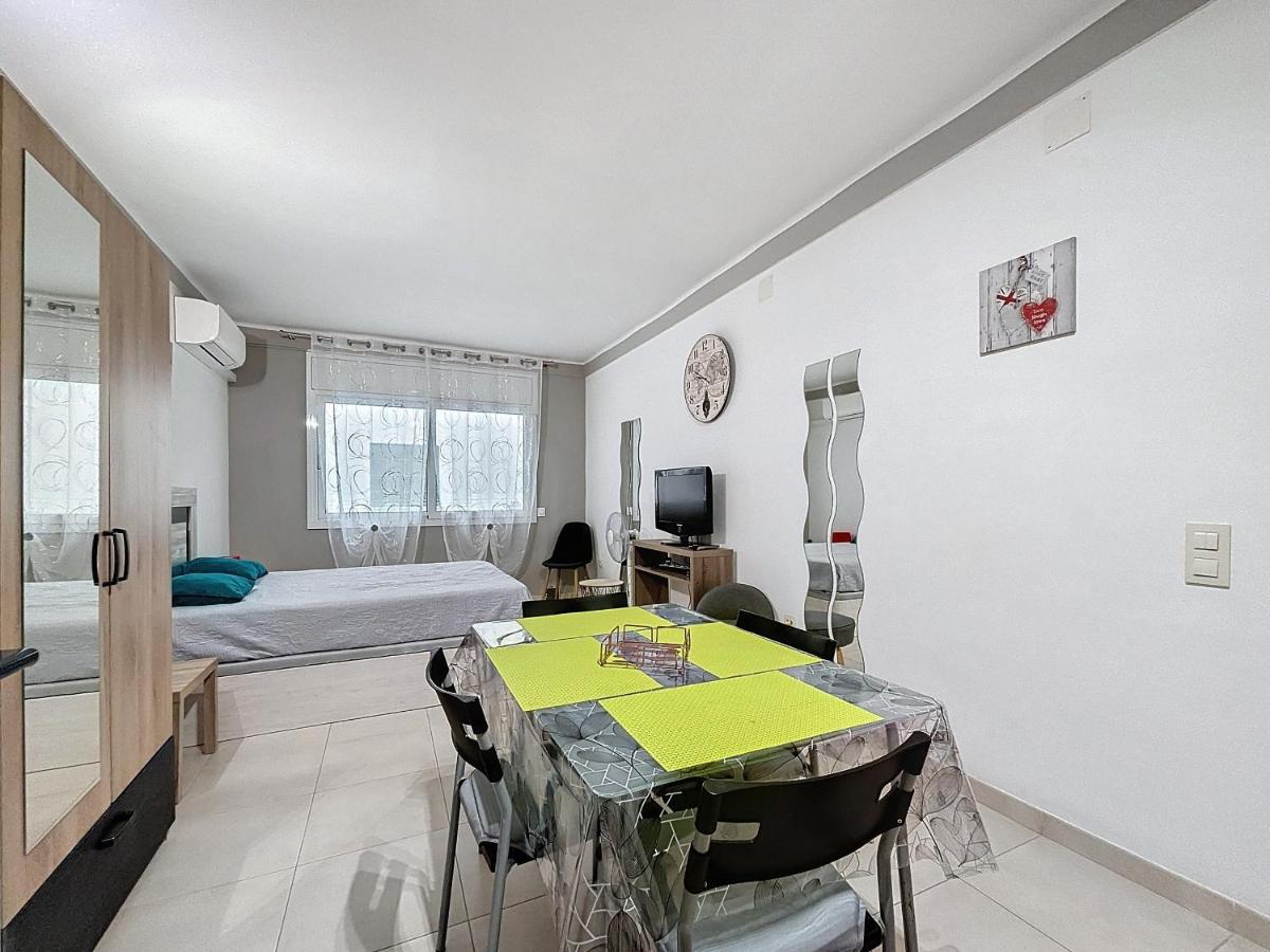 Pi y Sunyer 8 4 - Estudio a 50 m de la playa - Housity