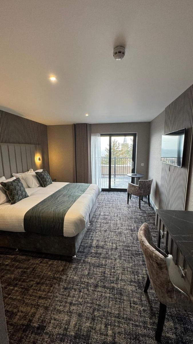 The Knowes Hotel & Restaurant - Housity