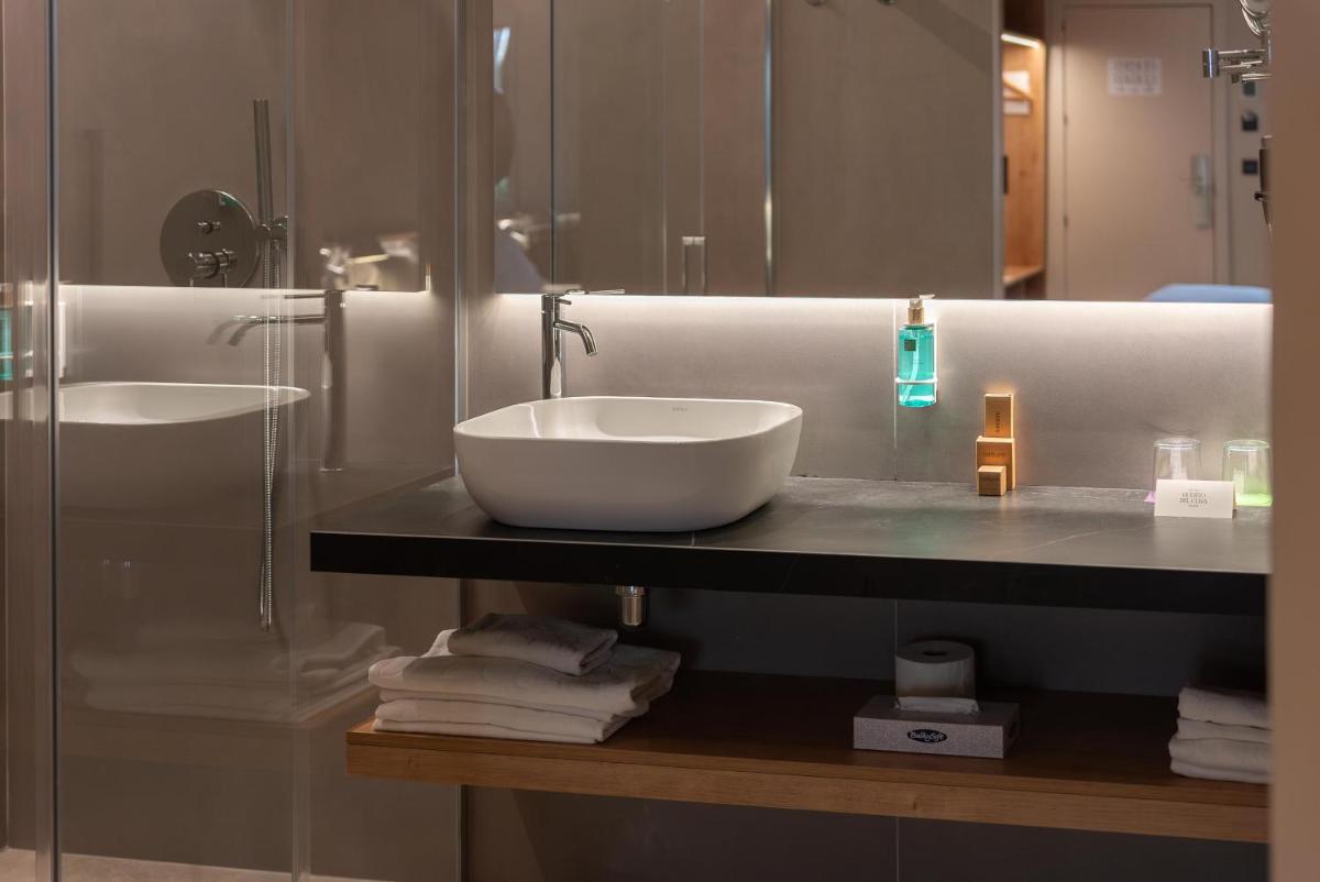 Un baño de Hotel Huerto del Cura