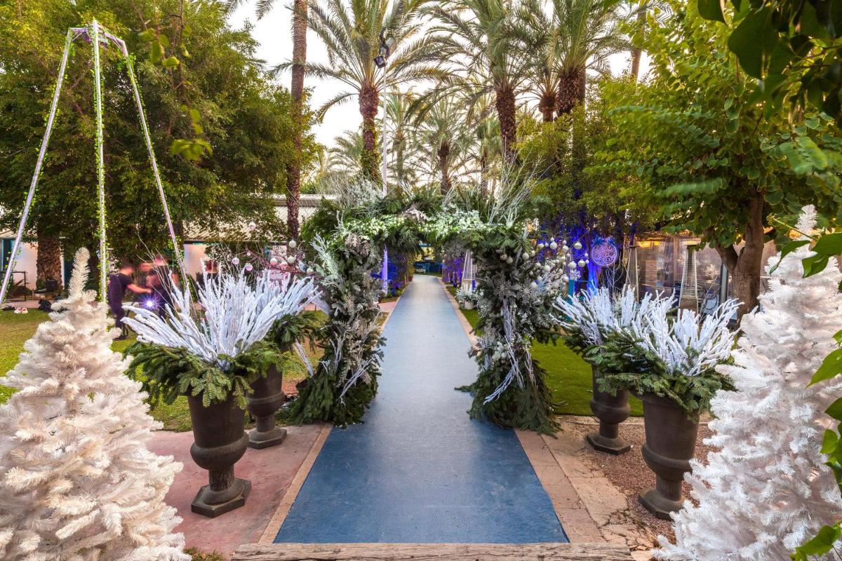 Jardín al aire libre en Hotel Huerto del Cura