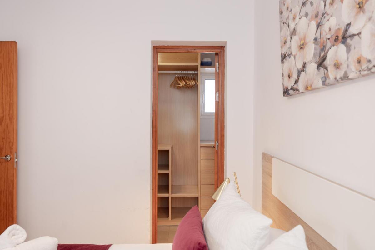 Apartamentos TrianaSol - Housity