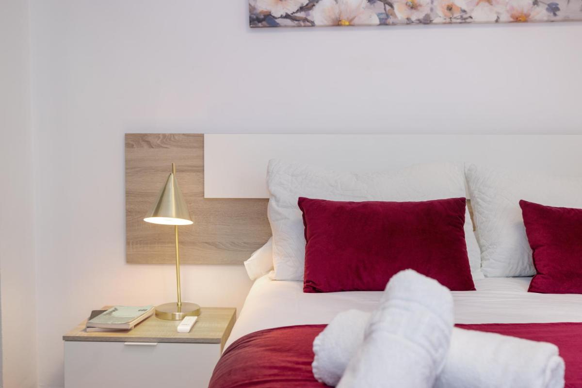 Apartamentos TrianaSol - Housity