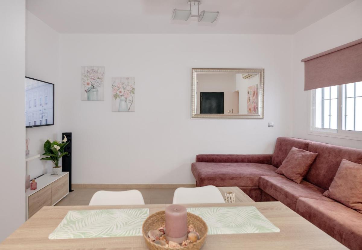 Apartamentos TrianaSol - Housity