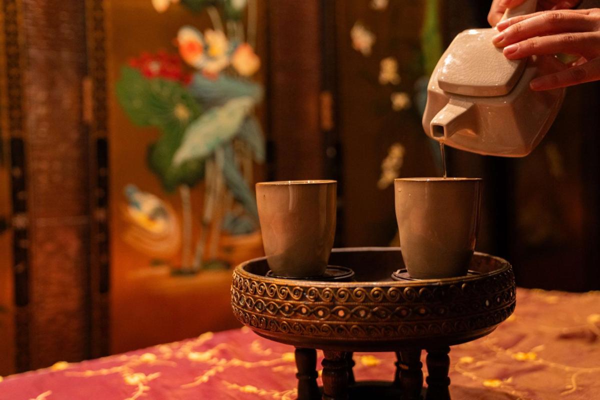 Utensilios para hacer té y café en Radisson Blu Hotel, Madrid Prado