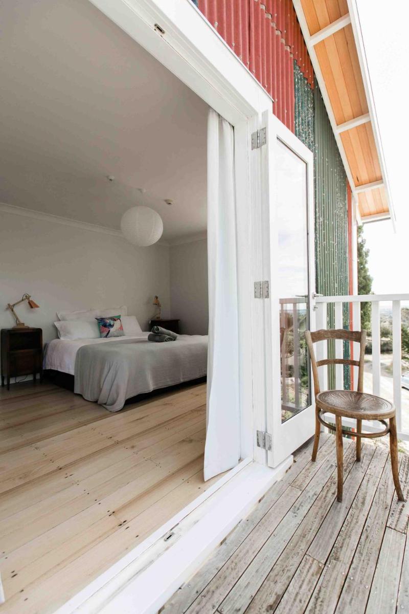 The Pear Orchard Lodge - Housity