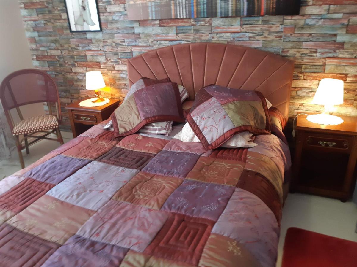 agréable pavillon chez l'habitant deux chambres , un lit de 140 cm et un lit de 120 cm - Housity