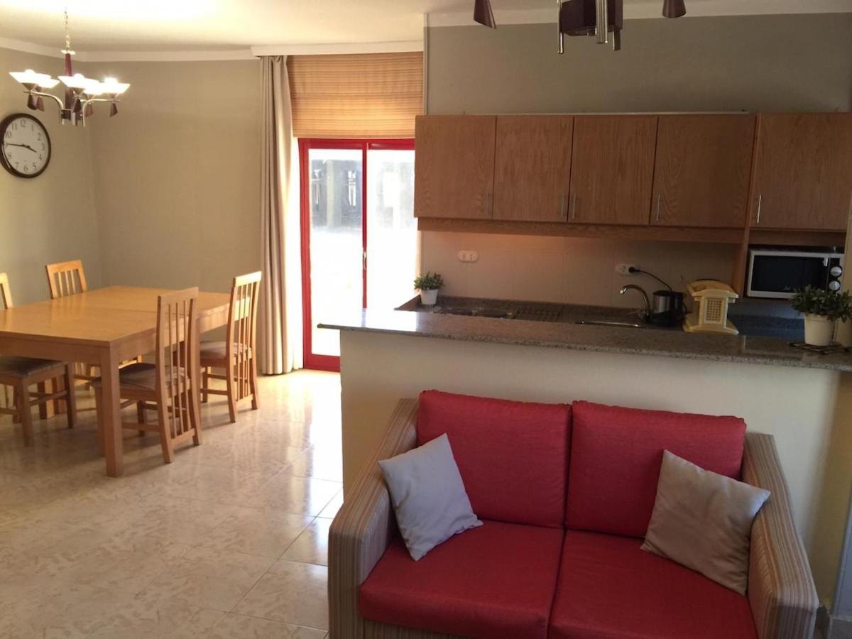 Cozy Apartment with Red Sea View - Housity