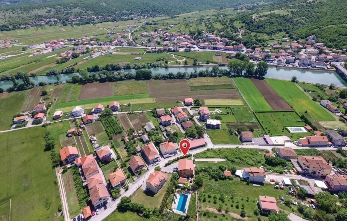 Rooms Marija - rooms with pool - Housity