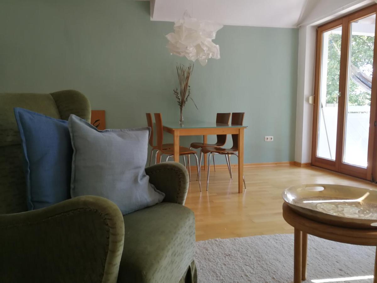 Charming Apartment near Lake - Housity