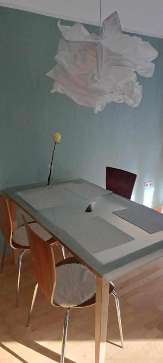 Charming Apartment near Lake - Housity